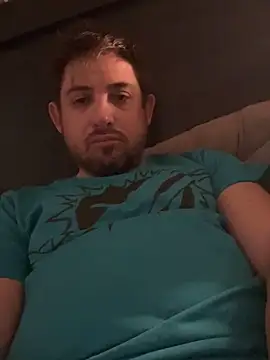 Snapshot of caliguy37 chatting on December 3, 2024, 8:44 pm caliguy37 online show from December 3, 2024, 8:44 pm