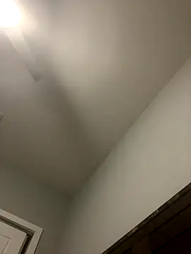 Snapshot of caliguy37 chatting on November 15, 2025, 5:33 am caliguy37 online show from November 15, 2025, 5:33 am