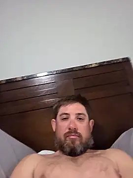 Snapshot of caliguy37 chatting on April 18, 2026, 3:20 am caliguy37 online show from April 18, 2026, 3:20 am
