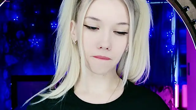 Snapshot of ShhhO_O chatting on February 21, 2026, 8:05 am ShhhO O online show from February 21, 2026, 8:05 am