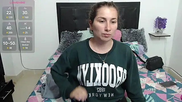 Iris love18 online show from February 26, 2025, 2:08 am