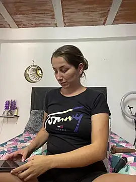 Iris love18 online show from February 24, 2025, 8:36 pm