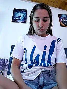 Snapshot of Iris_love18 chatting on June 6, 2026, 3:50 pm Iris love18 online show from June 6, 2026, 3:50 pm