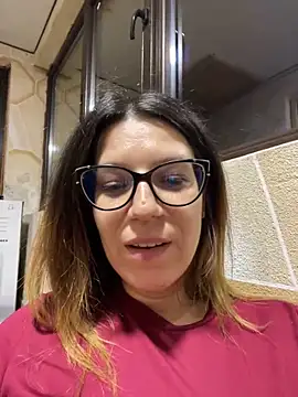 NadiraNoor online show from October 10, 2025, 9:15 pm