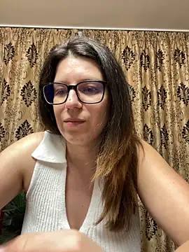 Snapshot of NadiraNoor chatting on April 10, 2026, 11:12 pm NadiraNoor online show from April 10, 2026, 11:12 pm