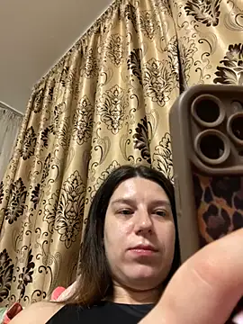 NadiraNoor online show from February 15, 2026, 10:41 pm