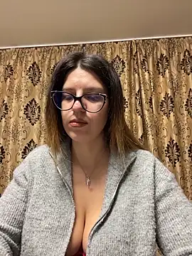 NadiraNoor online show from November 25, 2025, 4:13 am