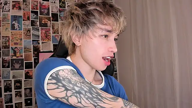 Snapshot of liamelf chatting on April 28, 2026, 5:34 am liamelf online show from April 28, 2026, 5:34 am