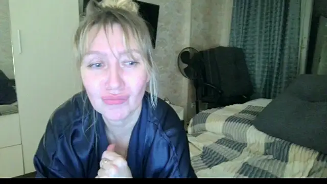 Snapshot of WindChristy chatting on August 1, 2026, 10:08 pm WindChristy online show from August 1, 2026, 10:08 pm