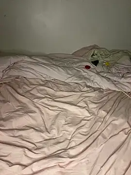 milkyhonybaby online show from February 15, 2026, 2:12 am