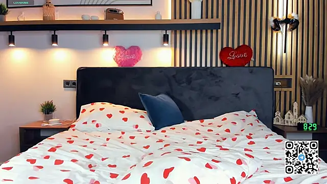 IngridHoll online show from February 28, 2025, 6:32 am