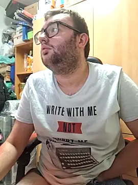 Snapshot of Javier_bear chatting on June 12, 2026, 1:31 pm Javier bear online show from June 12, 2026, 1:31 pm