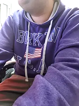 Javier bear online show from November 27, 2025, 1:33 pm