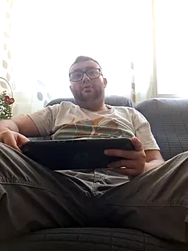 Javier bear online show from April 28, 2026, 12:42 pm