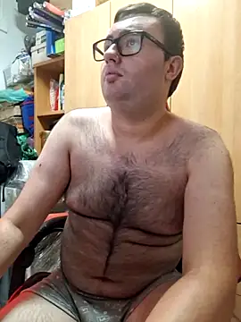 Snapshot of Javier_bear chatting on June 17, 2026, 12:59 pm Javier bear online show from June 17, 2026, 12:59 pm