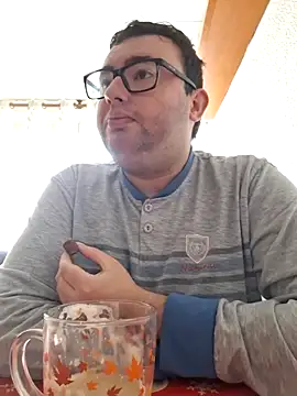 Snapshot of Javier_bear chatting on March 15, 2026, 9:38 am Javier bear online show from March 15, 2026, 9:38 am