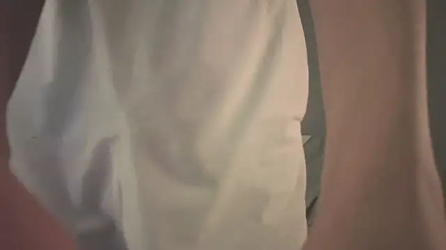 Snapshot of mollymila chatting on April 7, 2026, 3:47 pm mollymila online show from April 7, 2026, 3:47 pm