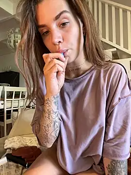 EmiliaCatalina online show from February 7, 2025, 7:17 pm