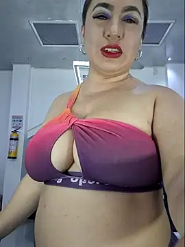 Snapshot of laura_bassi chatting on November 18, 2025, 3:10 am laura bassi online show from November 18, 2025, 3:10 am