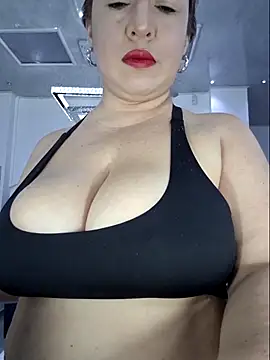 Snapshot of laura_bassi chatting on November 10, 2025, 3:11 am laura bassi online show from November 10, 2025, 3:11 am