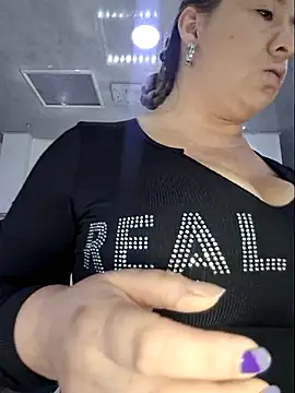 Snapshot of laura_bassi chatting on November 7, 2025, 2:16 am laura bassi online show from November 7, 2025, 2:16 am