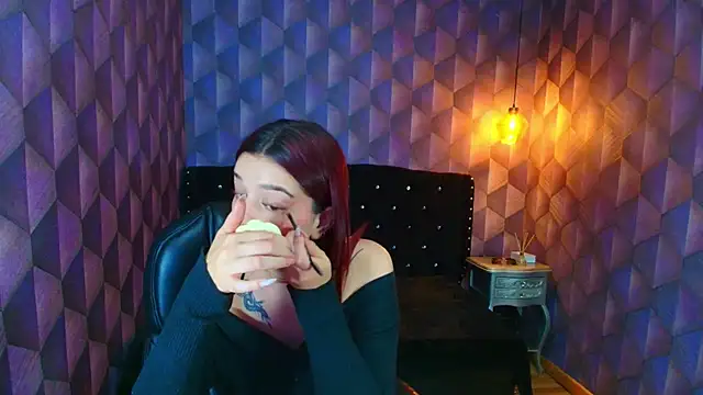 LiaHarryis online show from October 20, 2025, 6:52 pm