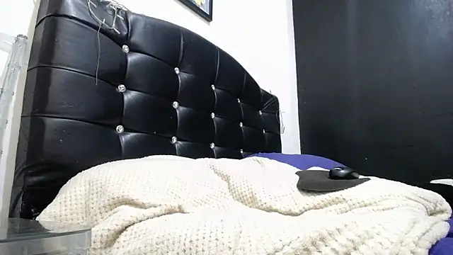 candyladyboy online show from March 18, 2026, 8:43 pm