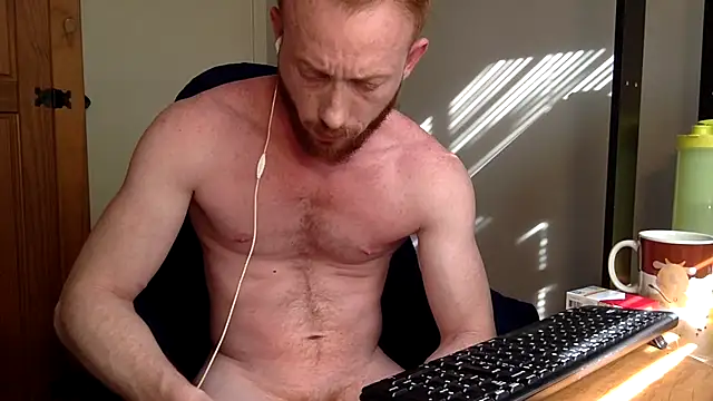 Snapshot of Smoker_Ginger chatting on November 17, 2025, 7:40 pm Smoker Ginger online show from November 17, 2025, 7:40 pm