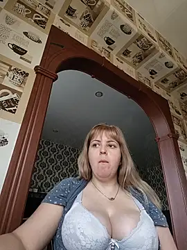 Lady nice cat online show from July 2, 2026, 3:23 am