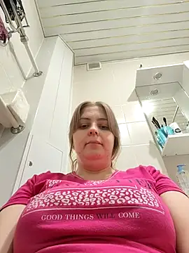 Lady nice cat online show from February 24, 2026, 11:22 am