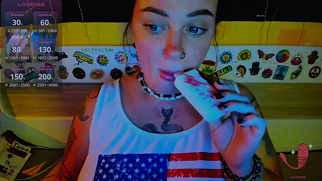 EllieOz online show from November 6, 2025, 5:39 pm