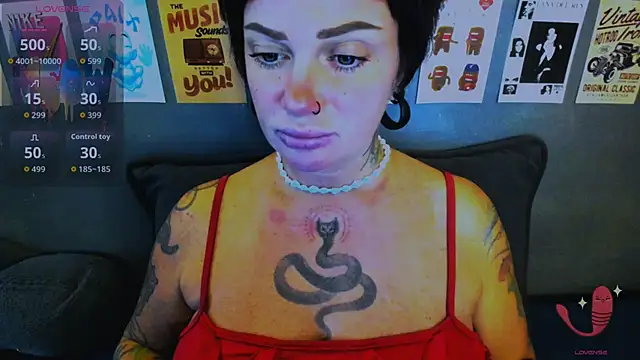 EllieOz online show from May 5, 2026, 5:16 pm