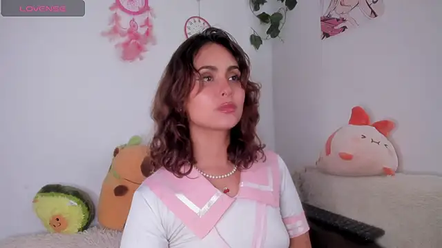 Snapshot of Violette-Ramirez01 chatting on October 30, 2025, 9:11 pm Violette-Ramirez01 online show from October 30, 2025, 9:11 pm