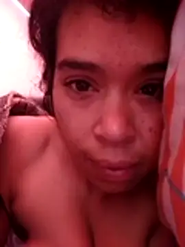 Snapshot of Angie-1998 chatting on December 16, 2025, 12:53 pm Angie-1998 online show from December 16, 2025, 12:53 pm