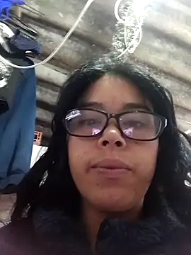 Snapshot of Angie-1998 chatting on November 7, 2025, 10:13 pm Angie-1998 online show from November 7, 2025, 10:13 pm