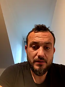 cosmin9000 online show from October 19, 2025, 6:38 am