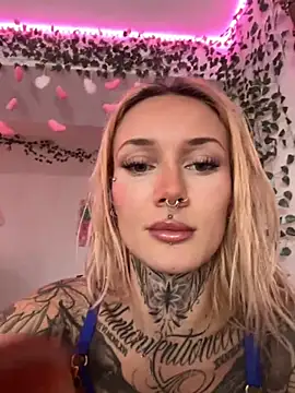 Snapshot of Stella-Kink chatting on December 4, 2025, 11:09 am Stella-Kink online show from December 4, 2025, 11:09 am