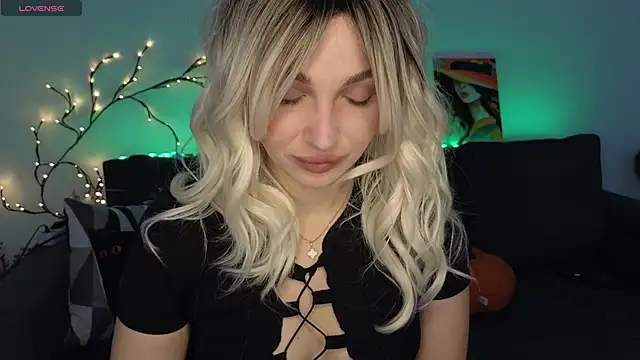 Snapshot of Yoda21 chatting on November 25, 2025, 9:31 am Yoda21 online show from November 25, 2025, 9:31 am