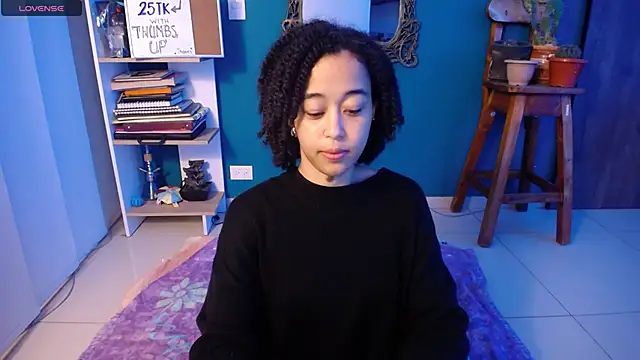 Snapshot of ela_0 chatting on October 28, 2025, 7:29 am ela 0 online show from October 28, 2025, 7:29 am