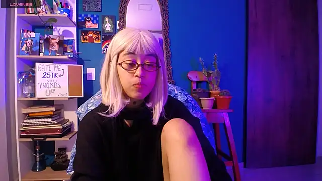 Snapshot of ela_0 chatting on November 8, 2025, 7:01 am ela 0 online show from November 8, 2025, 7:01 am