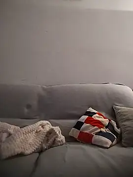 Snapshot of LauraBaby chatting on October 17, 2025, 6:32 pm LauraBaby online show from October 17, 2025, 6:32 pm