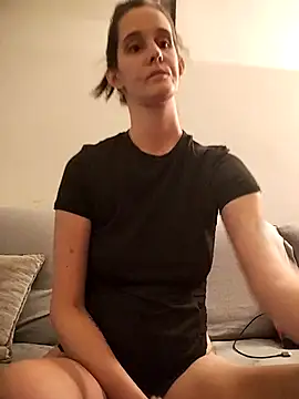 Snapshot of LauraBaby chatting on October 24, 2025, 5:12 pm LauraBaby online show from October 24, 2025, 5:12 pm