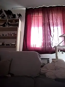 Snapshot of LauraBaby chatting on October 19, 2025, 12:19 pm LauraBaby online show from October 19, 2025, 12:19 pm