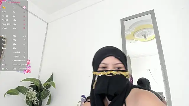 Snapshot of Amina_hafsa chatting on July 1, 2026, 7:47 pm Amina hafsa online show from July 1, 2026, 7:47 pm
