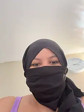 Snapshot of Amina_hafsa chatting on July 15, 2026, 6:48 pm Amina hafsa online show from July 15, 2026, 6:48 pm