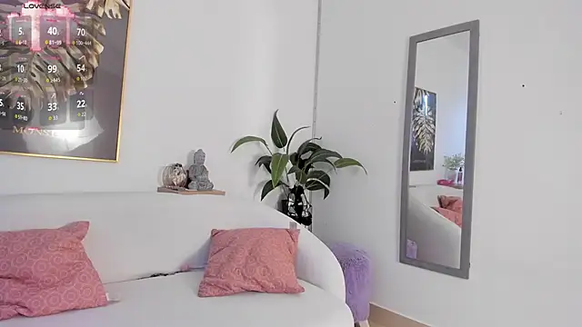 Snapshot of Amina_hafsa chatting on October 23, 2025, 8:40 pm Amina hafsa online show from October 23, 2025, 8:40 pm