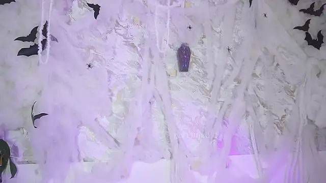 Snapshot of roselinedior chatting on October 14, 2025, 3:56 pm roselinedior online show from October 14, 2025, 3:56 pm