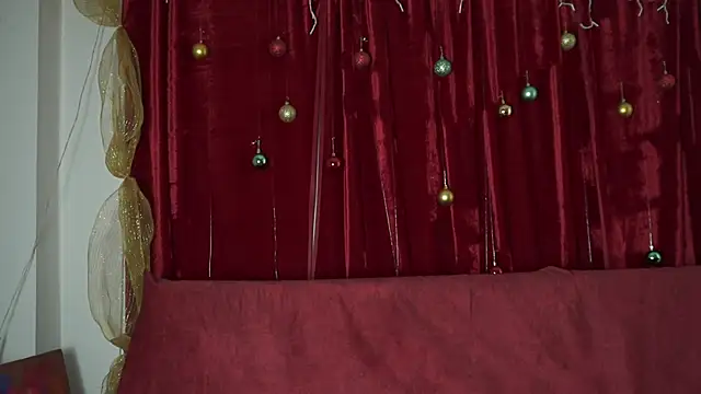 roselinedior online show from December 22, 2025, 2:06 pm