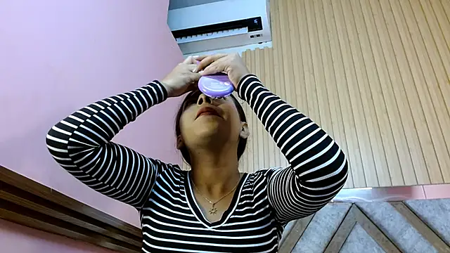 Snapshot of VeronicaRobles chatting on October 30, 2025, 9:11 pm VeronicaRobles online show from October 30, 2025, 9:11 pm