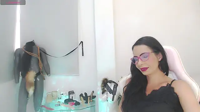 sasha mom69  online show from November 27, 2025, 3:45 pm